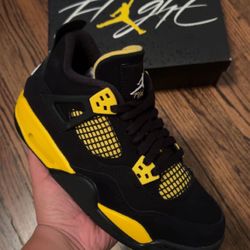RETRO 4s YELLOW THUNDER 