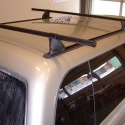 Yakima Control Tower with Landing Pad Roof Rack w/ 58” Bars