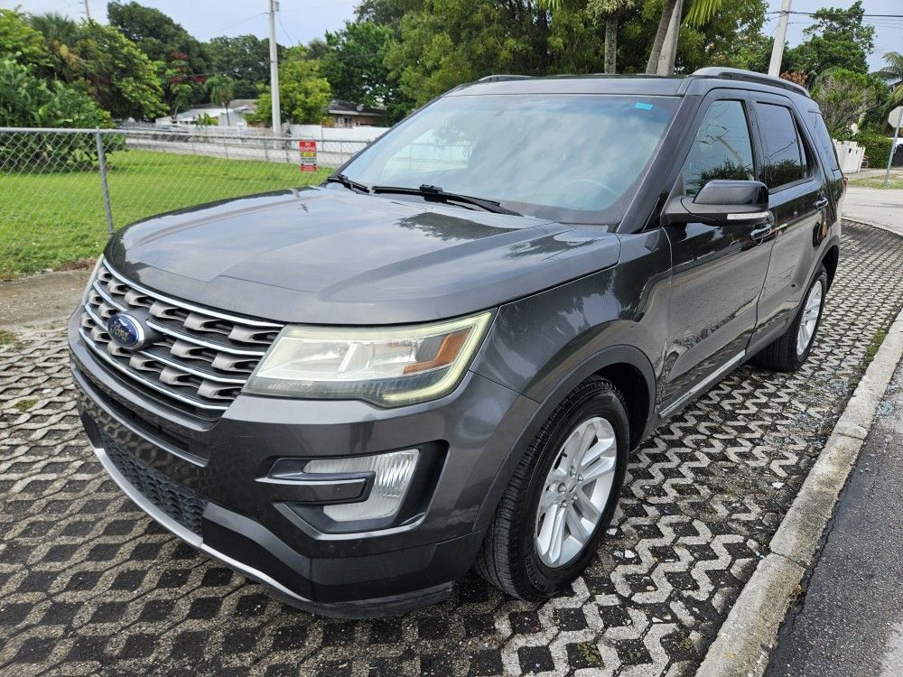 2016 Ford Explorer