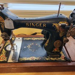 Antique Singer 128 Sewing Machine With Cabinet