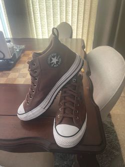 Converse tennis shoes
