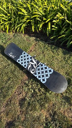 Women’s All-Mountain Luna Snowboard & Bindings
