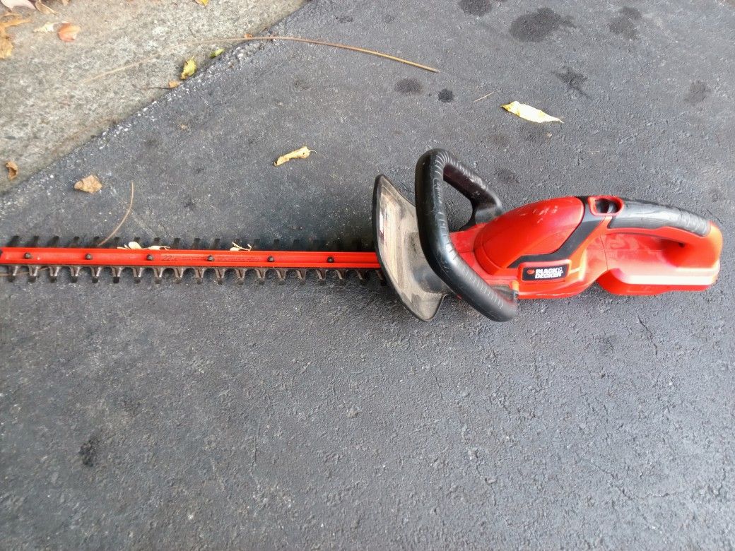 Black And Decker Hedge Trimmer