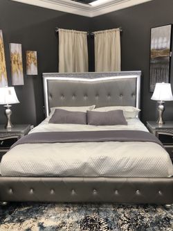 Luxurious Queen Bed