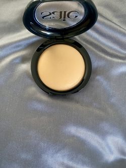 Saie Slip Tint Undetectable Baked Setting Powder