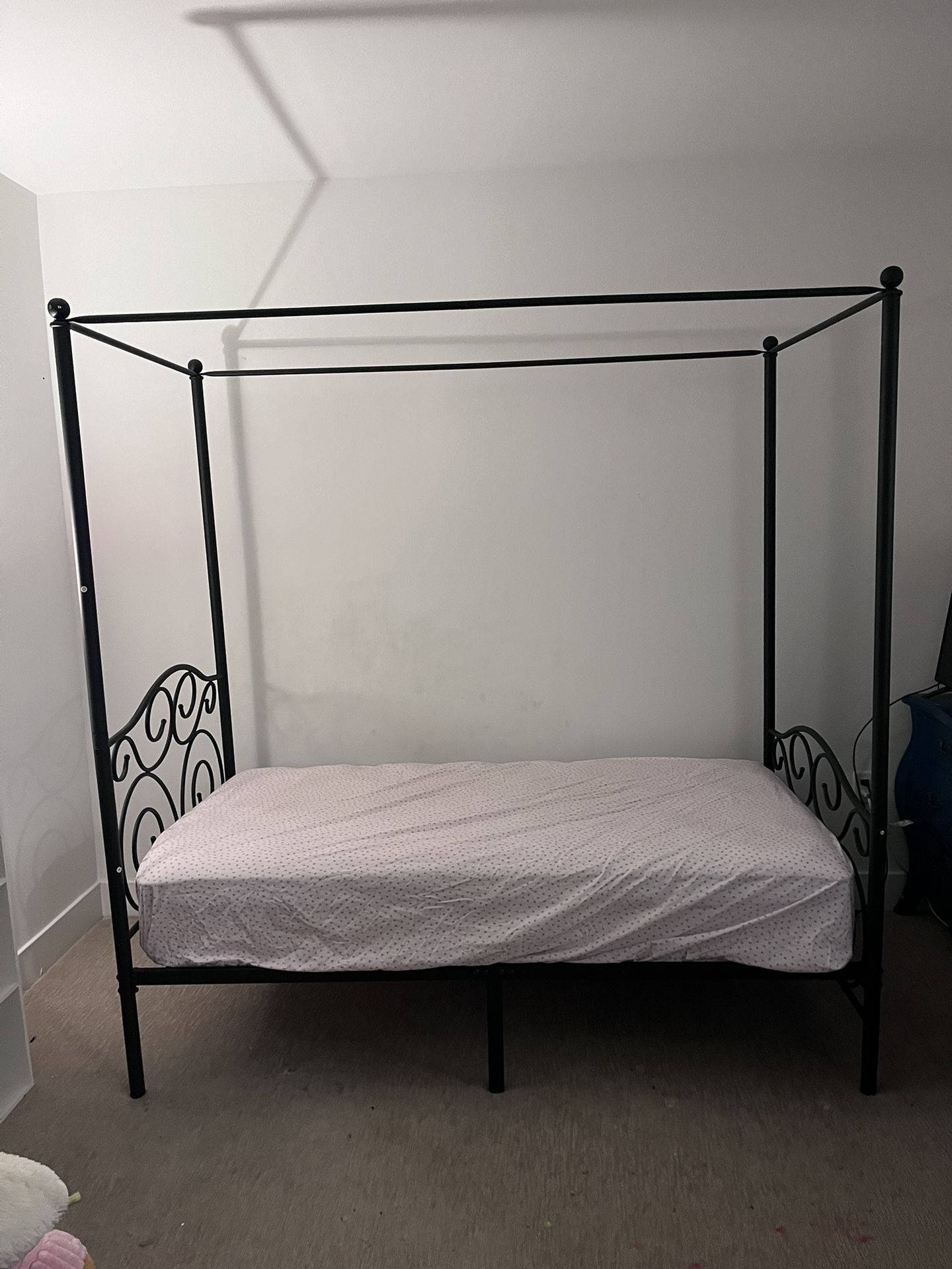 Free Children’s Twin Canopy Bed
