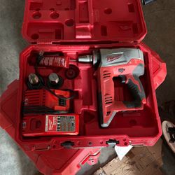 Milwaukee M18™ CORDLESS PROPEX™ EXPANSION TOOL KIT