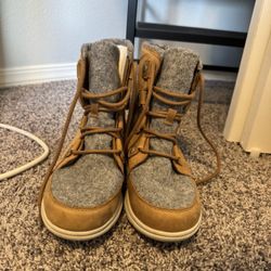 Size 8 Sorel Joan Boots 