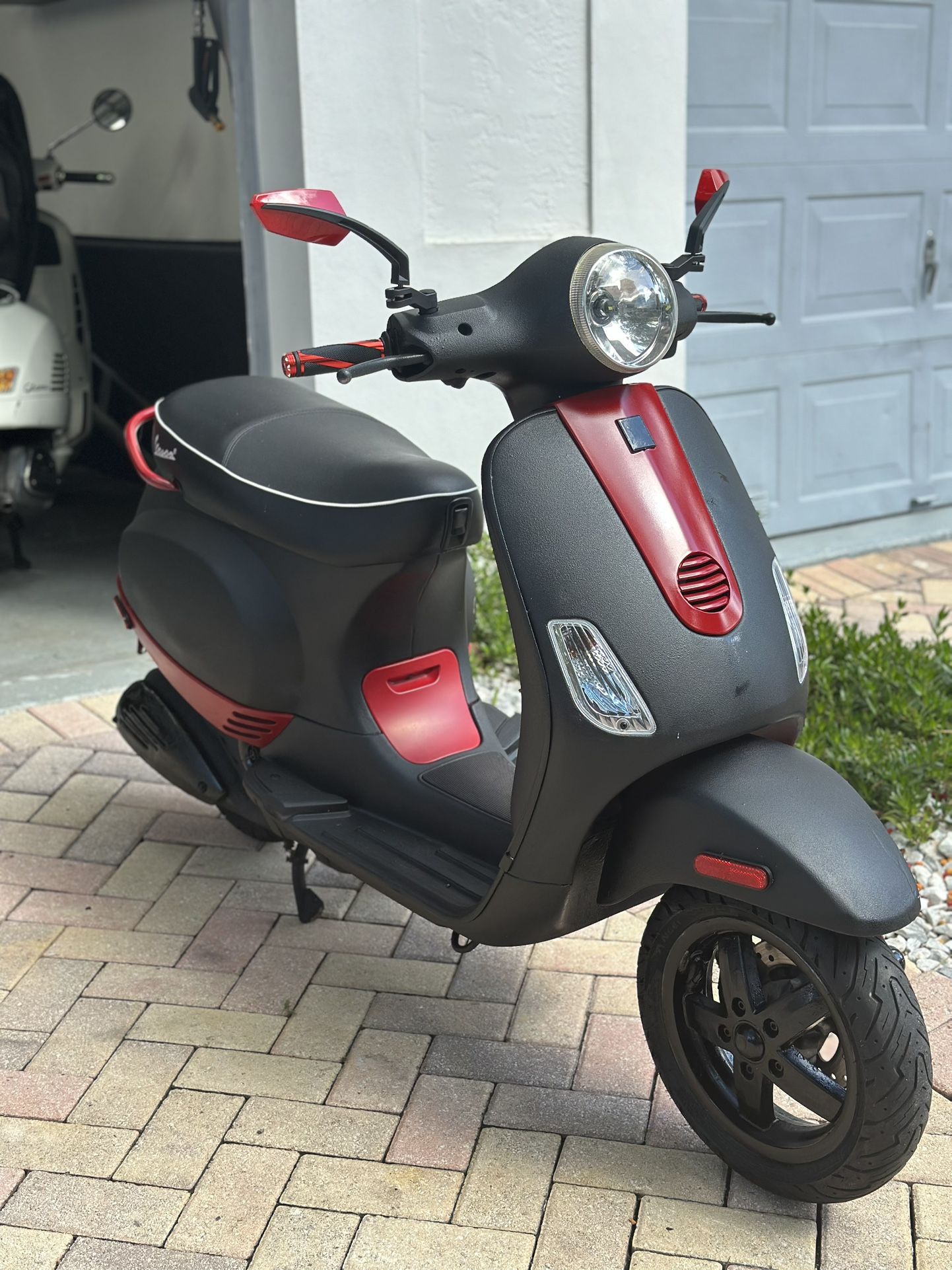 Vespa LX50 Like New