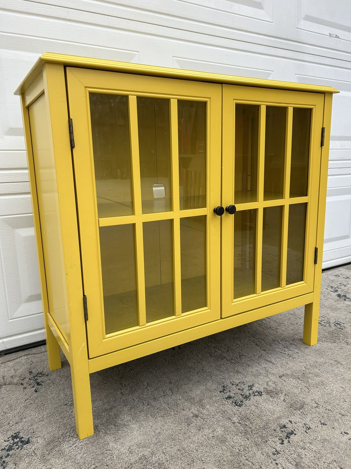 2 Door Cabinet/Cupboard With Storage Shelf