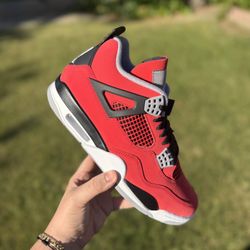 Jordan 4 Toro Bravo 2026 Sizes 8.5 / 9.5 / 10.5 / 11 / 12