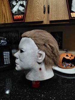 Halloween II 🎃 1981: Michael Myers MASK w/Plastic Knife