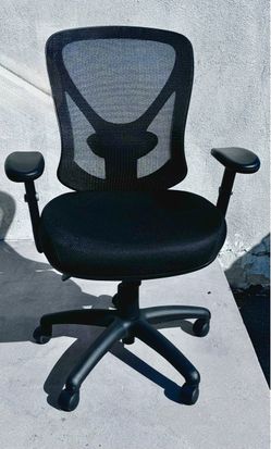 OFFICE CHAIR  Carder Ergonomic Fabric Swivel Computer and Desk Chair, Black $40