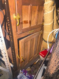 1900s Alaska ice box