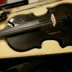 Full 4/4 size violin with case,bow,chin rest rosin