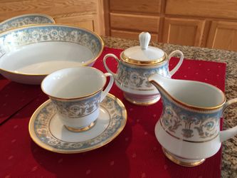 Noritake china Collection - Polonaise Pattern