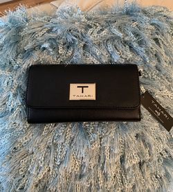 TAHARI WALLET
