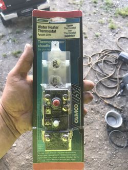 Hot water heater thermostat