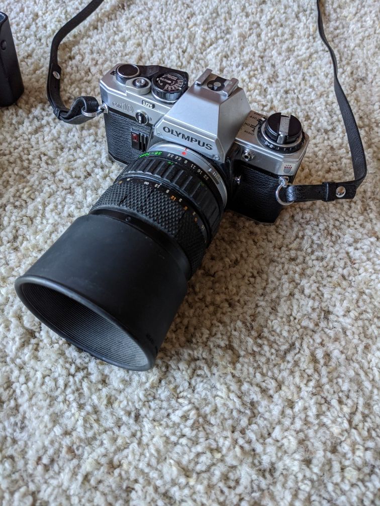 Vintage Camera Olympus OM-10 OM10 35mm Manual Focus Film Camera And Lens Combo