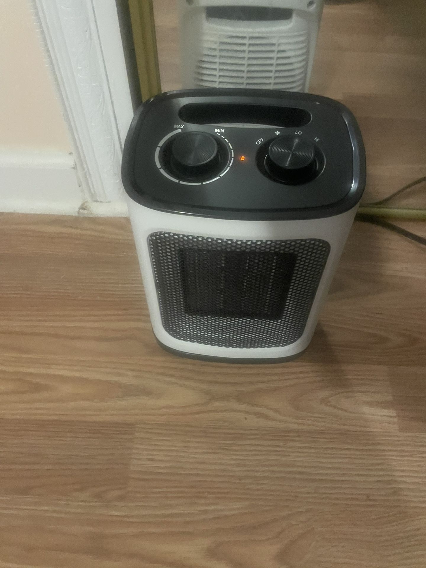 Brand New Smart Ceramic Fan Heater (Cold Weather Is On The Way )