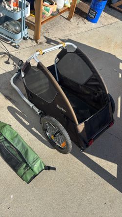 Burley Tail Wagon With Cover