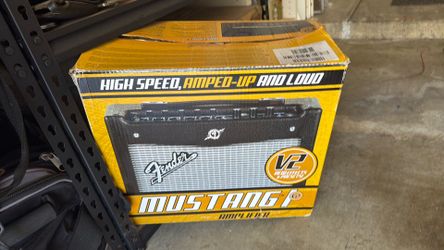 Fender DSP MUSTANG  V2 120v guitar amp
