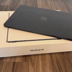 Apple MacBook Air 15 Inch (Midnight Blue) With Apple Smart Mouse 