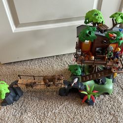 Play Mobile Adventure Tree House