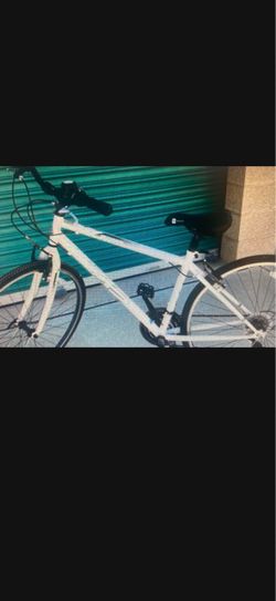 K2 White and Black Hybrid Mountain Bicycle Bike with Bell