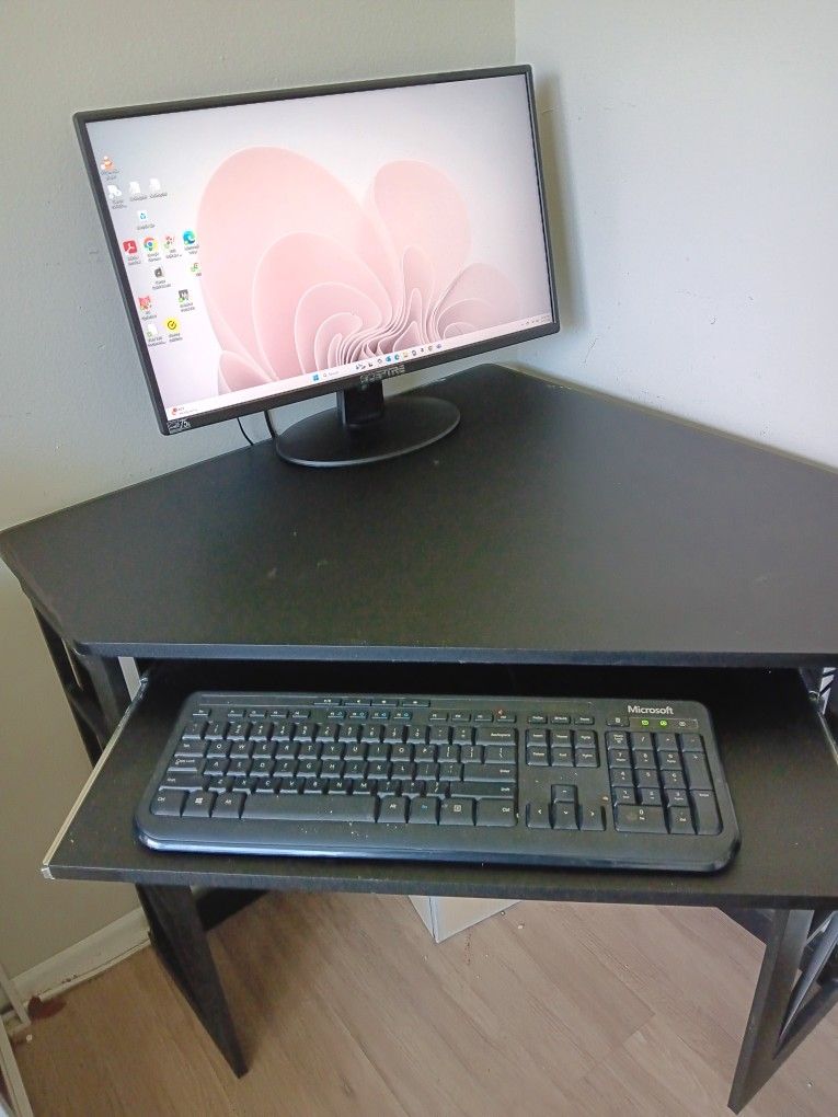 CORNER DESK