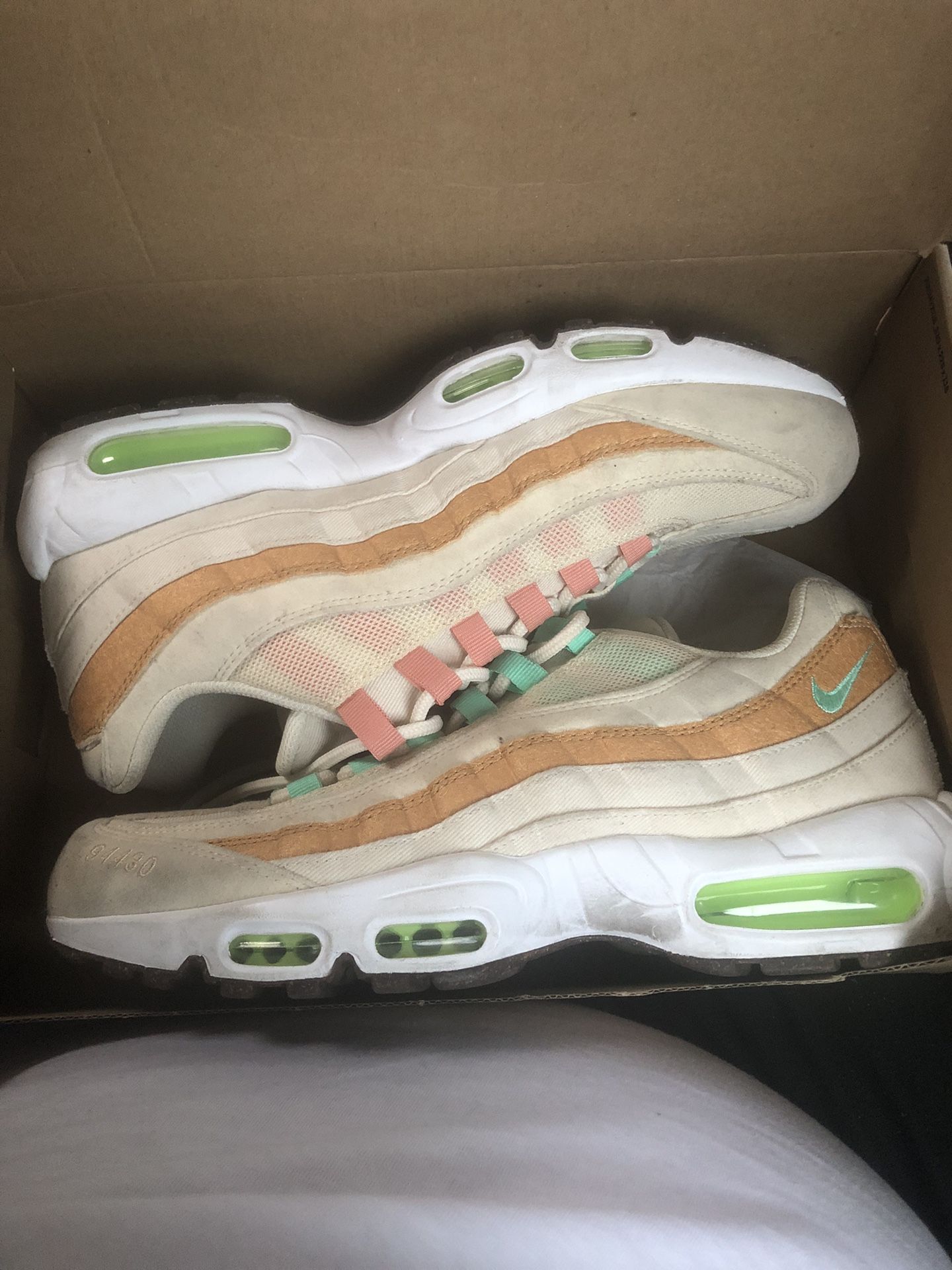 Happy Pineapple Airmax 95