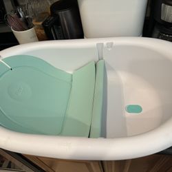Frida baby Bath Tub