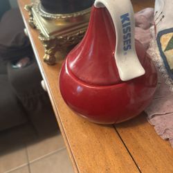 Nice Red Ceramic Kisses Candy Dish 