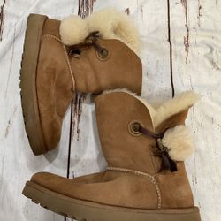 UGG IRINA STAR CHARM CHESTNUT BOOTS