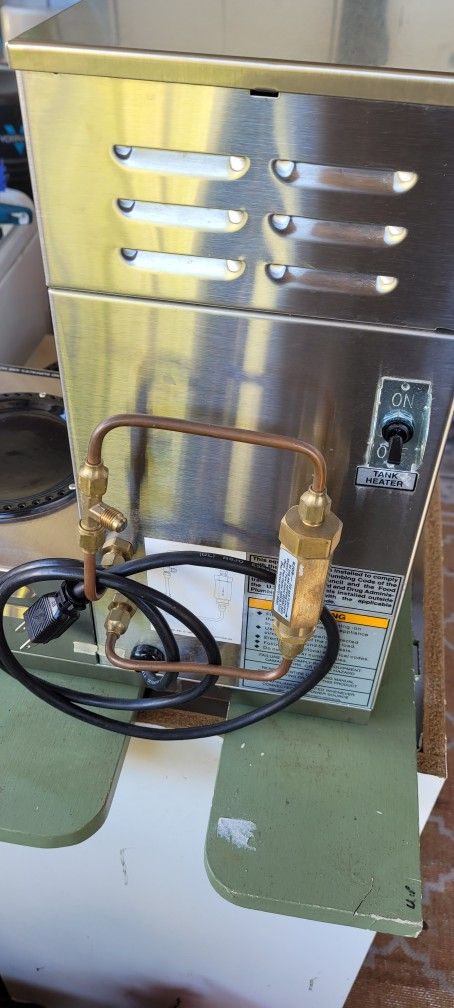 Comercial Coffee Maker.