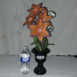 Hyde And Eek Faux Creepy Carnivorous Halloween Decor Plant In Excellent New Condition