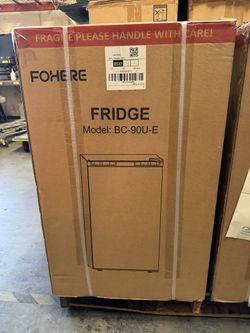 NEW FOHERE 3.2 Cu Ft Mini Fridge – Black – Freezer Top – Unopened