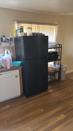 Frigidaire Refrigerator 18 cu ft