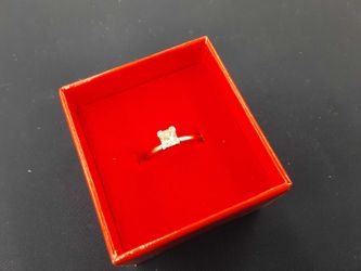White Gold 14k (.585) 2 grams Size 5.5