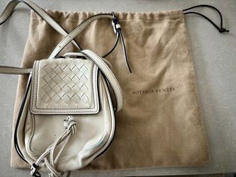Bottega Veneta White Leather Crossbody Bag – Authentic