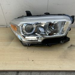 Toyota Tacoma Front Headlight Passemger Side Halógena Regular  2016 - 2019 Used Oem 