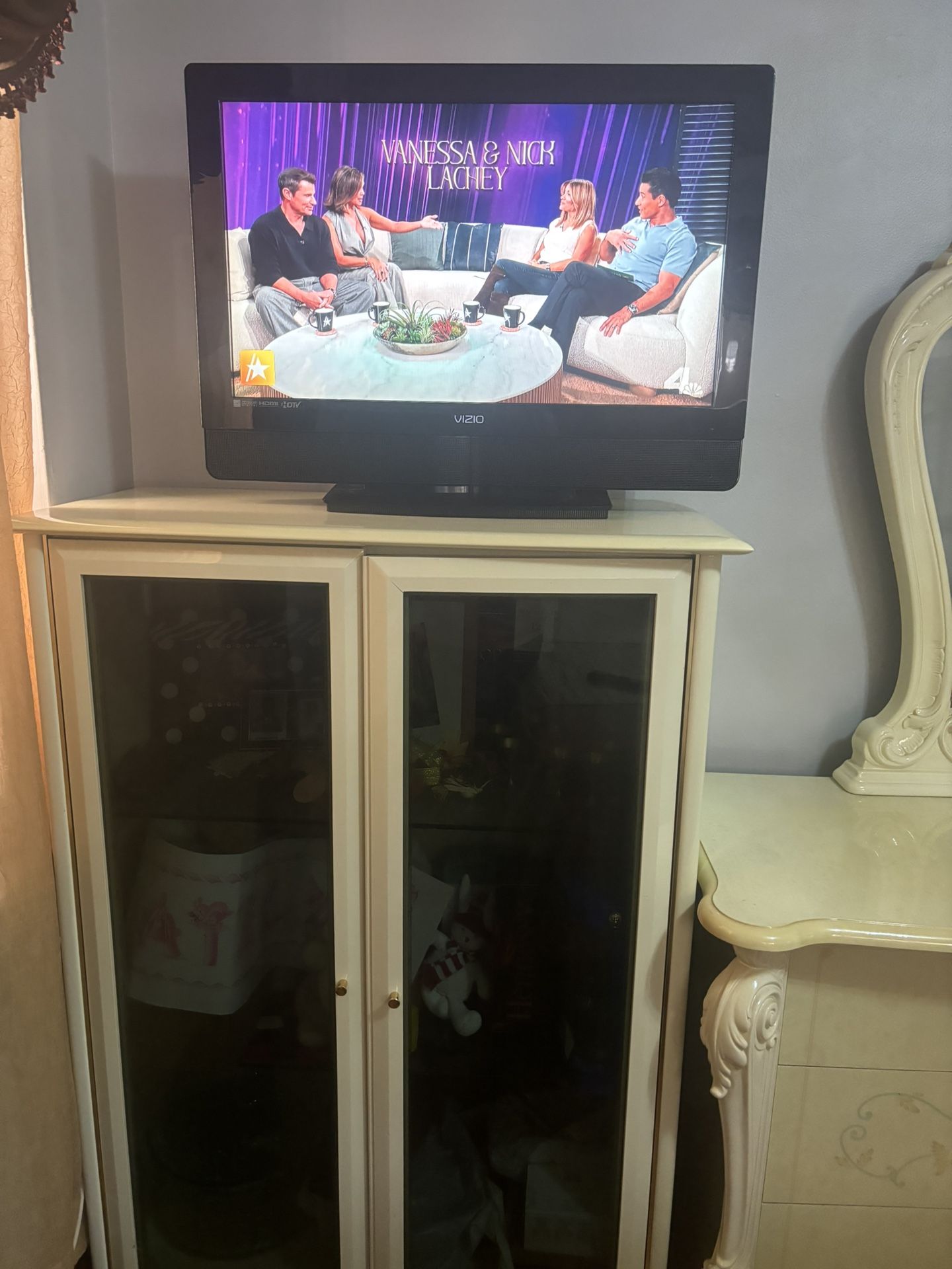 VIZIO 31” TV