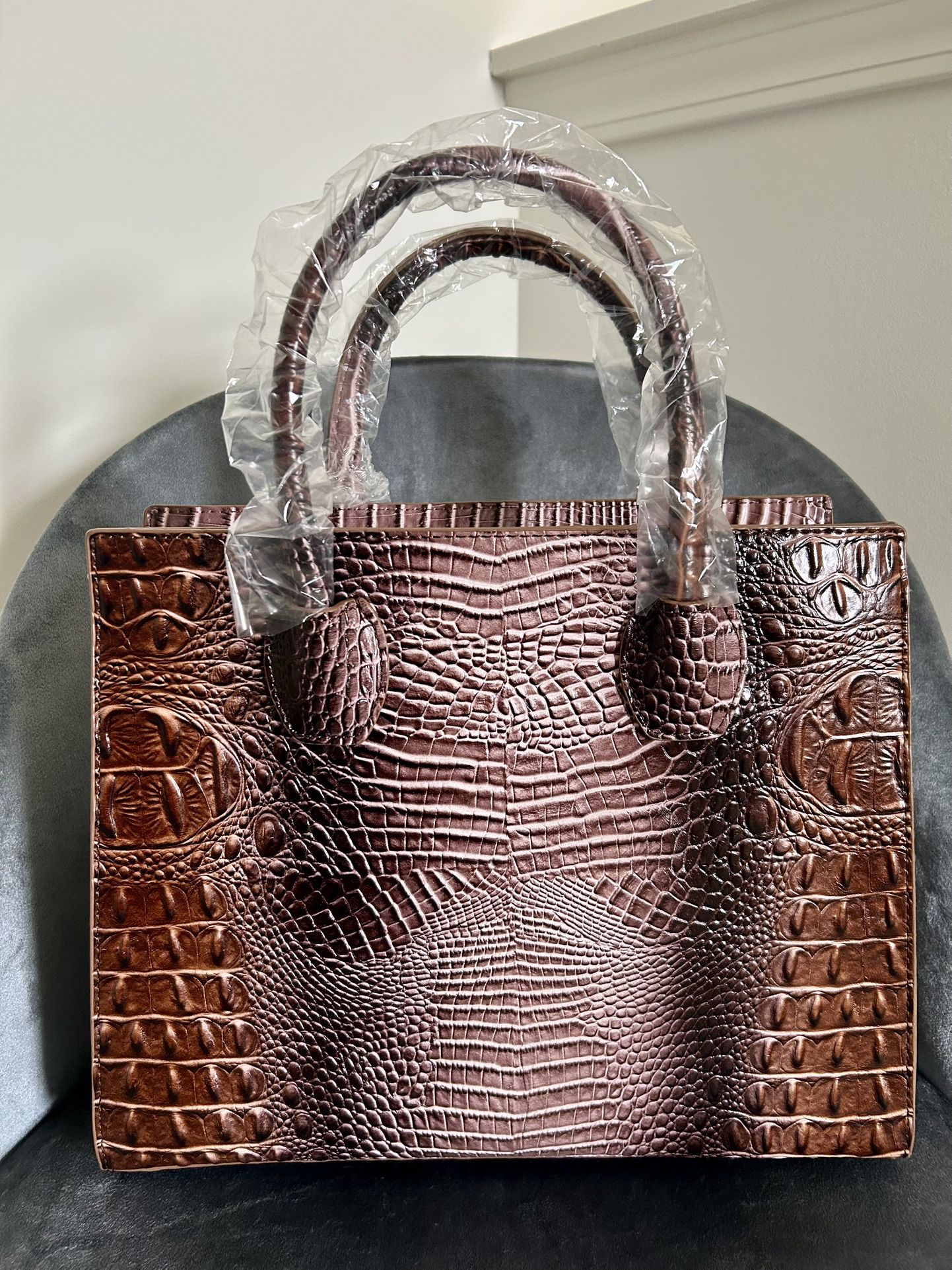 2-Piece Crocodile Print Handbag Set