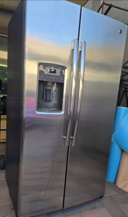 GE GSS25GSHGCSS Stainless Steel Side-by-Side Refrigerator