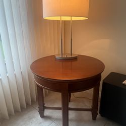 Thomasville End Lamp Table 