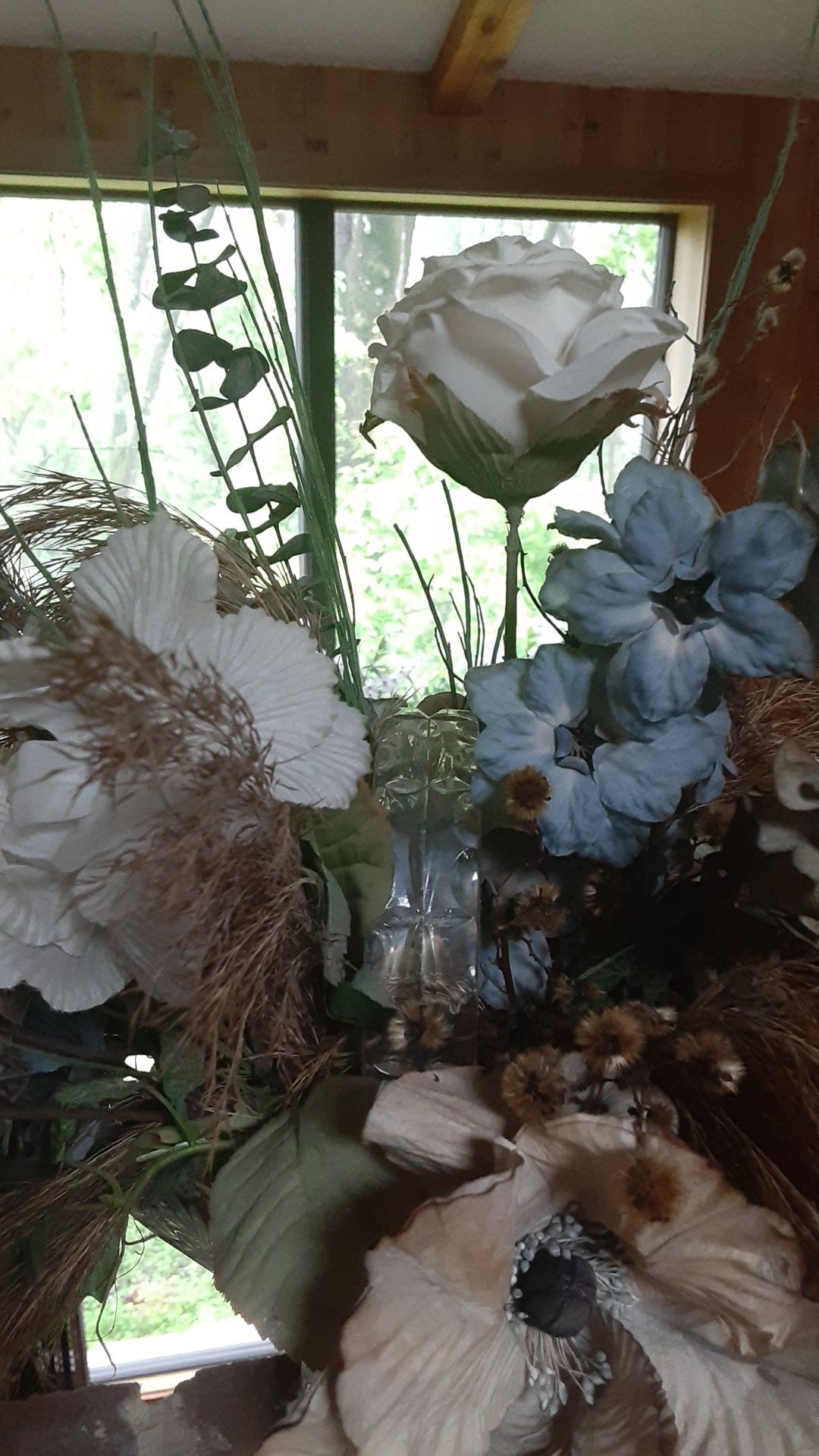 BEAUTIFUL FLORAL ARRANGEMENT IN PRINCESS HOUSE BASKET VASE