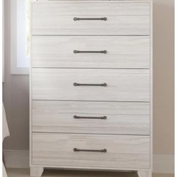 Chest with 5 Drawers. 