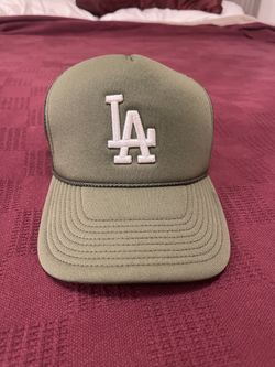 '47 Urban outfitters Exclusive Los Angeles Dodgers Trucker SnapBack Hat