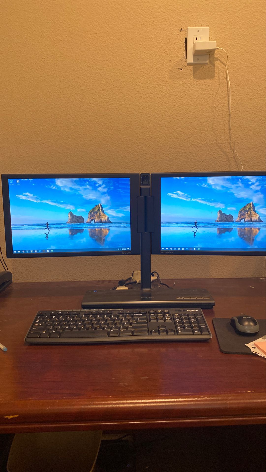 EVGA InterView 1700 Dual Computer Monitor System display