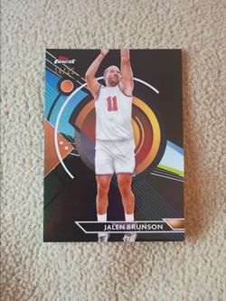 Jalen Brunson 2024 Topps Finest Common Black Refractor /25